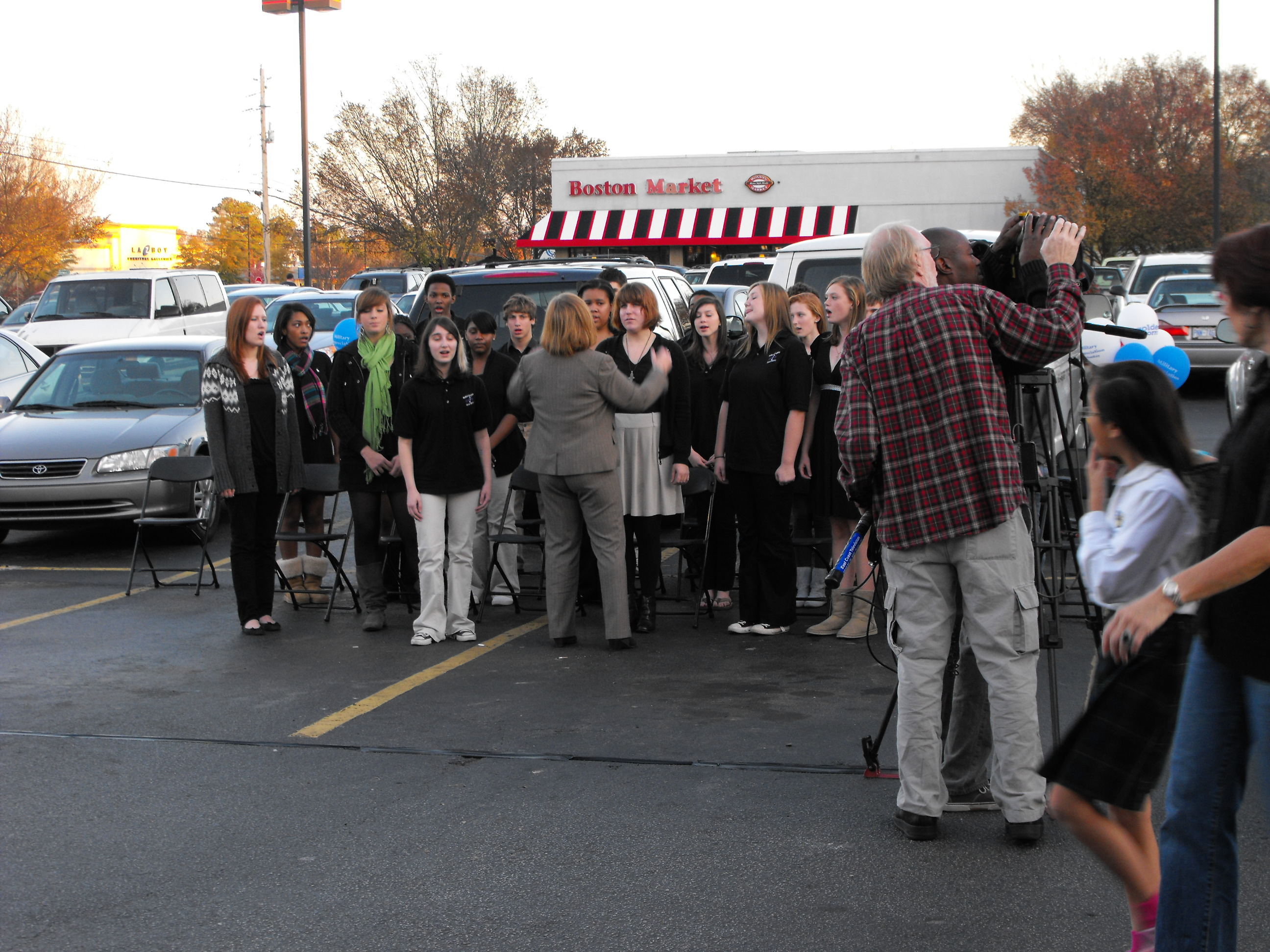 ./2009/BHS Acapella Veterans Day/Acapella Veterans Day Golden Corral 0006.JPG